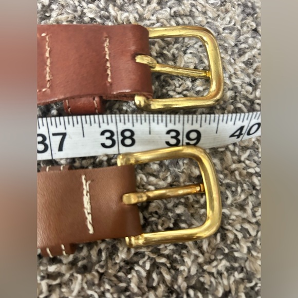 Bundle of two men’s vintage belts in navy blue cloth and brown leather - Picture 3 of 6